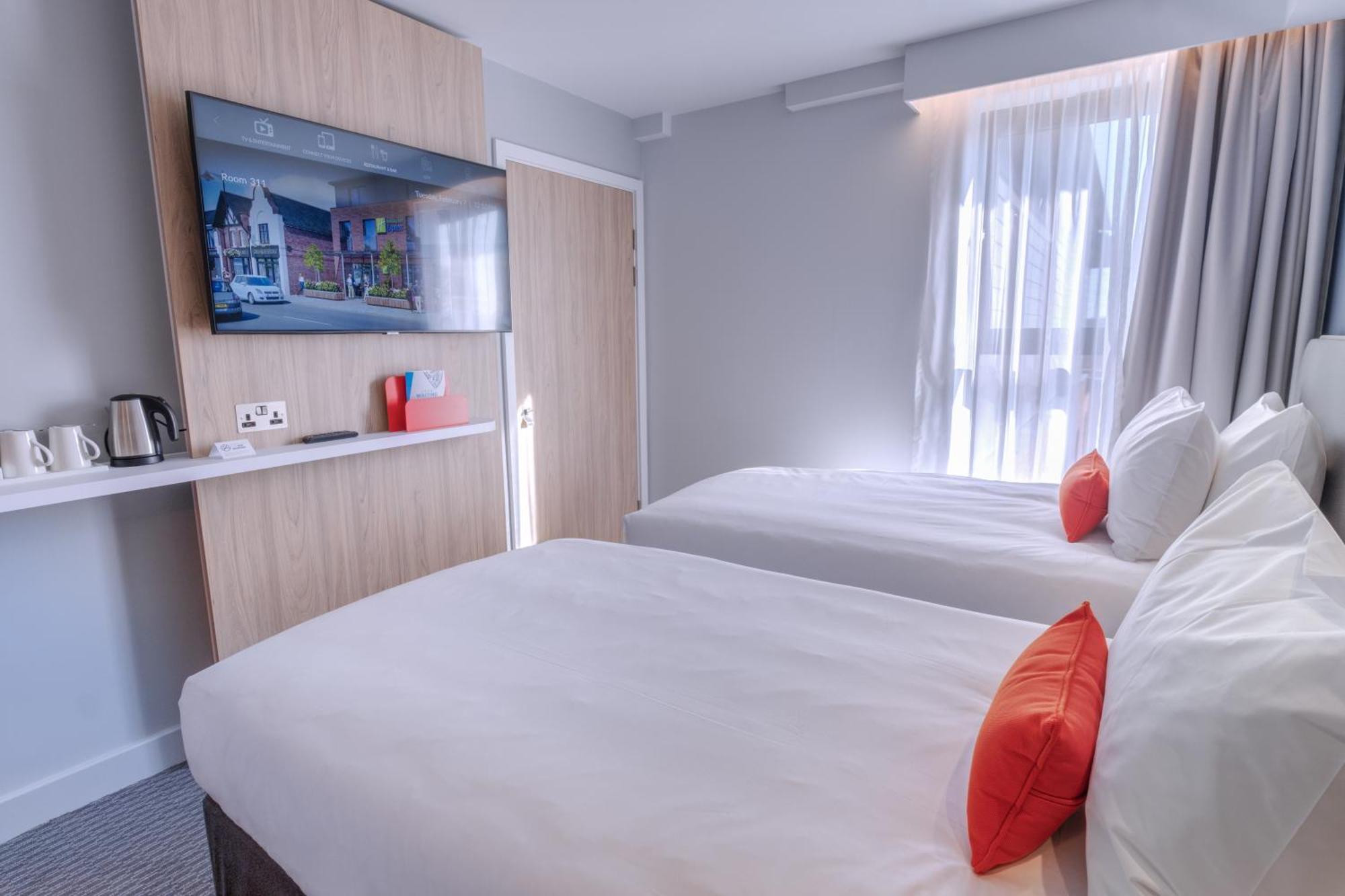 Holiday Inn Express - Fleet By Ihg Dış mekan fotoğraf