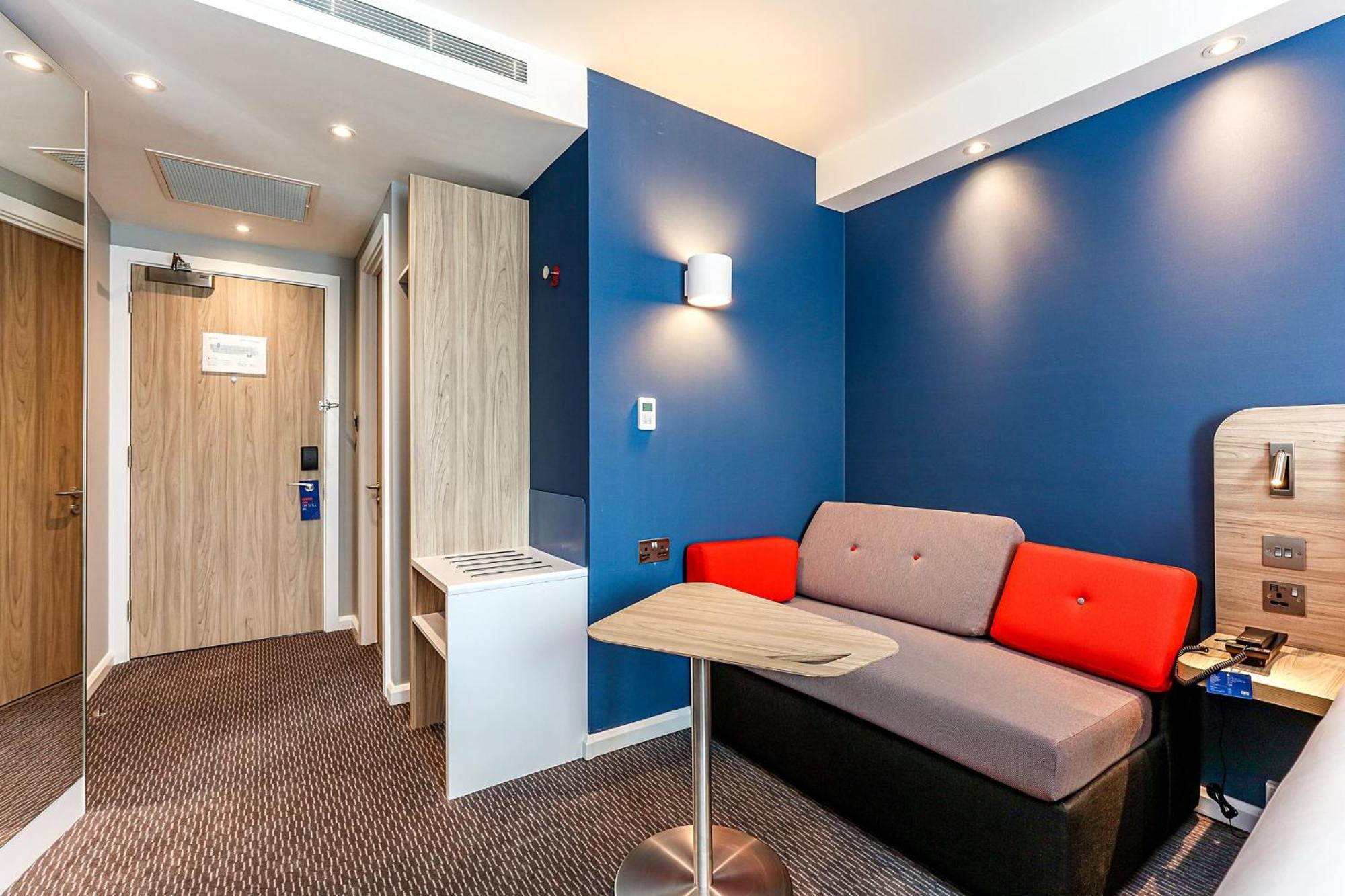Holiday Inn Express - Fleet By Ihg Dış mekan fotoğraf